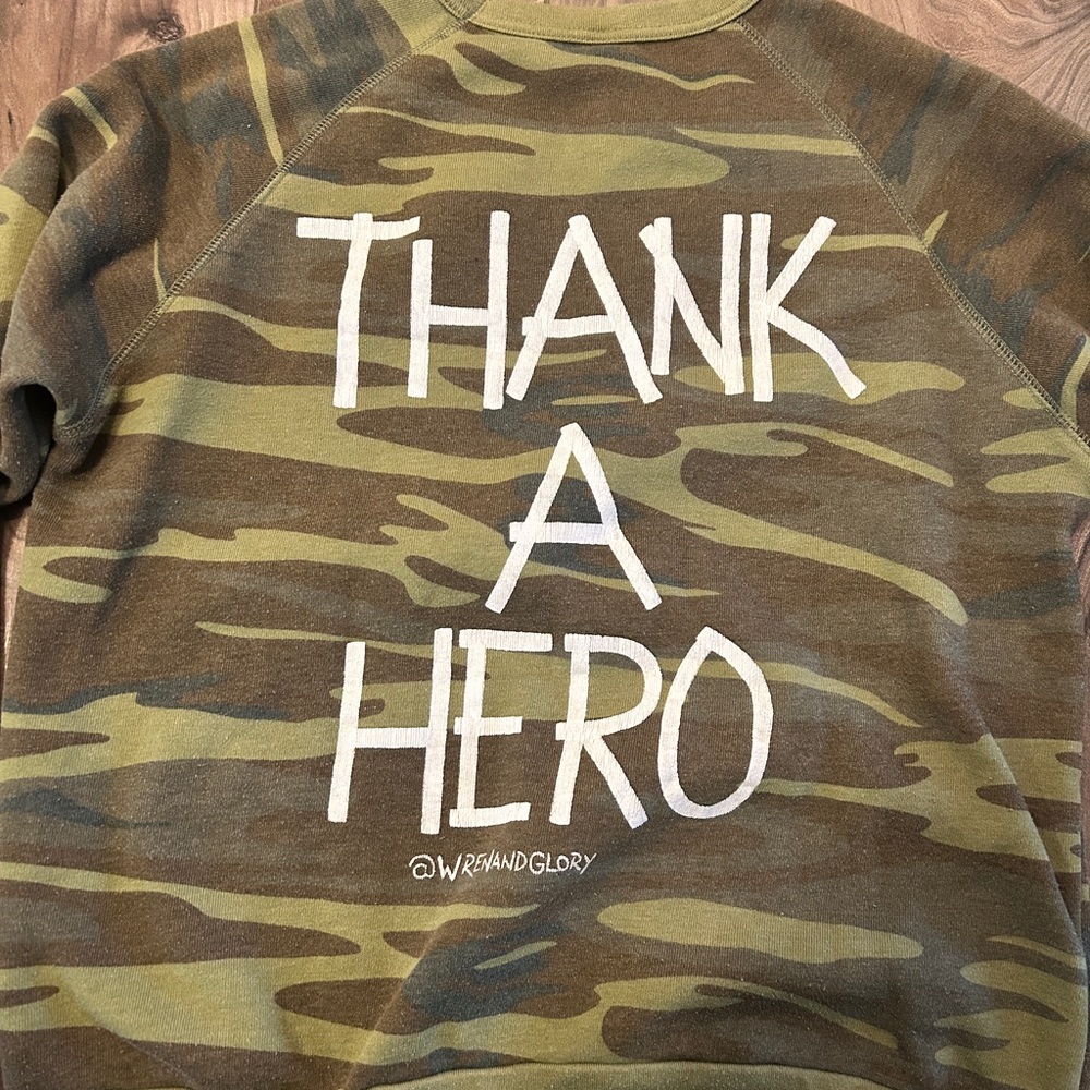 Wren & Glory camo medium “Thank A Hero”